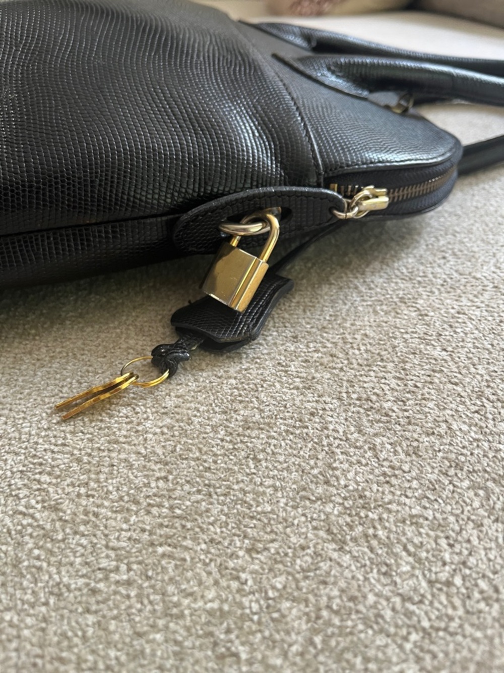 Vintage Neiman Marcus Classic Black Structured Dome Purse Handbag Flawed*** - Picture 6 of 16